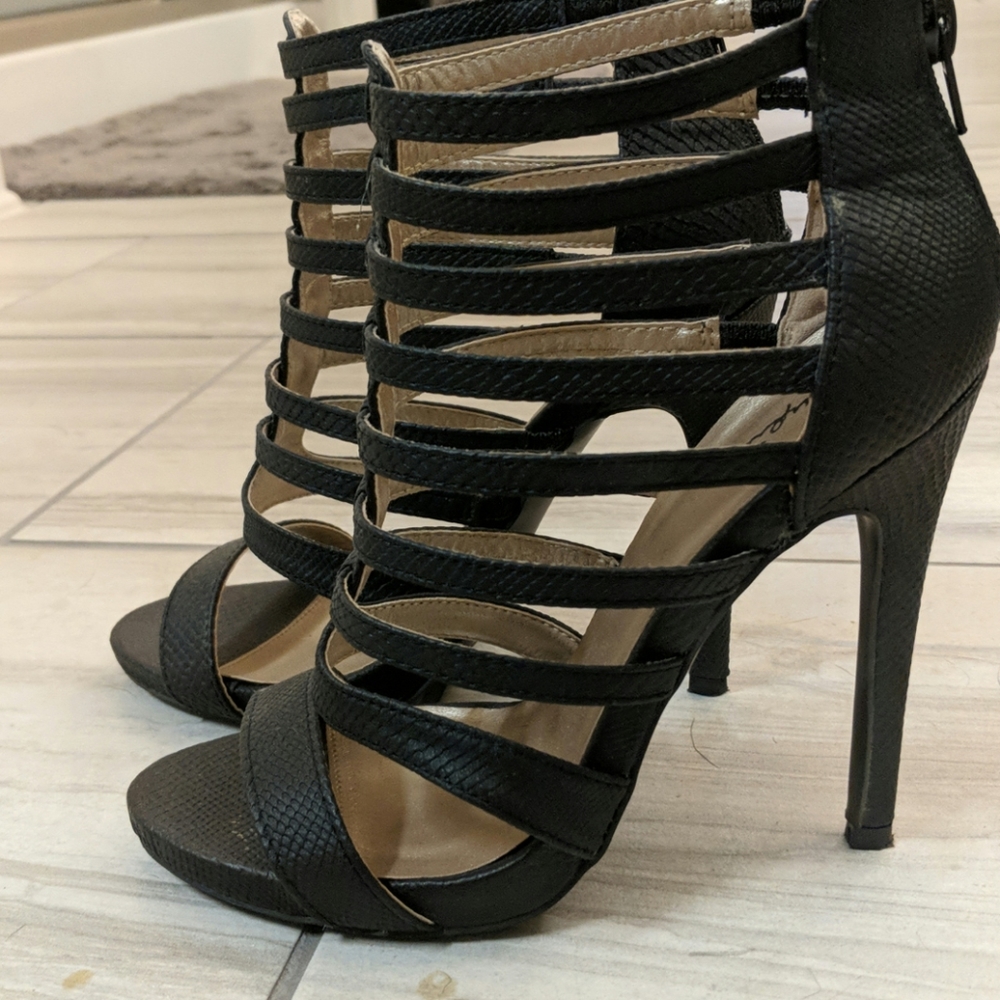 Cut out Heel